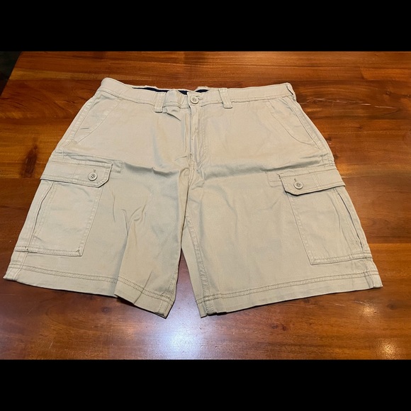 NWT St John's Bay Power Stretch Premium Waistband Men's Cargo Shorts Size 40 - Picture 1 of 7